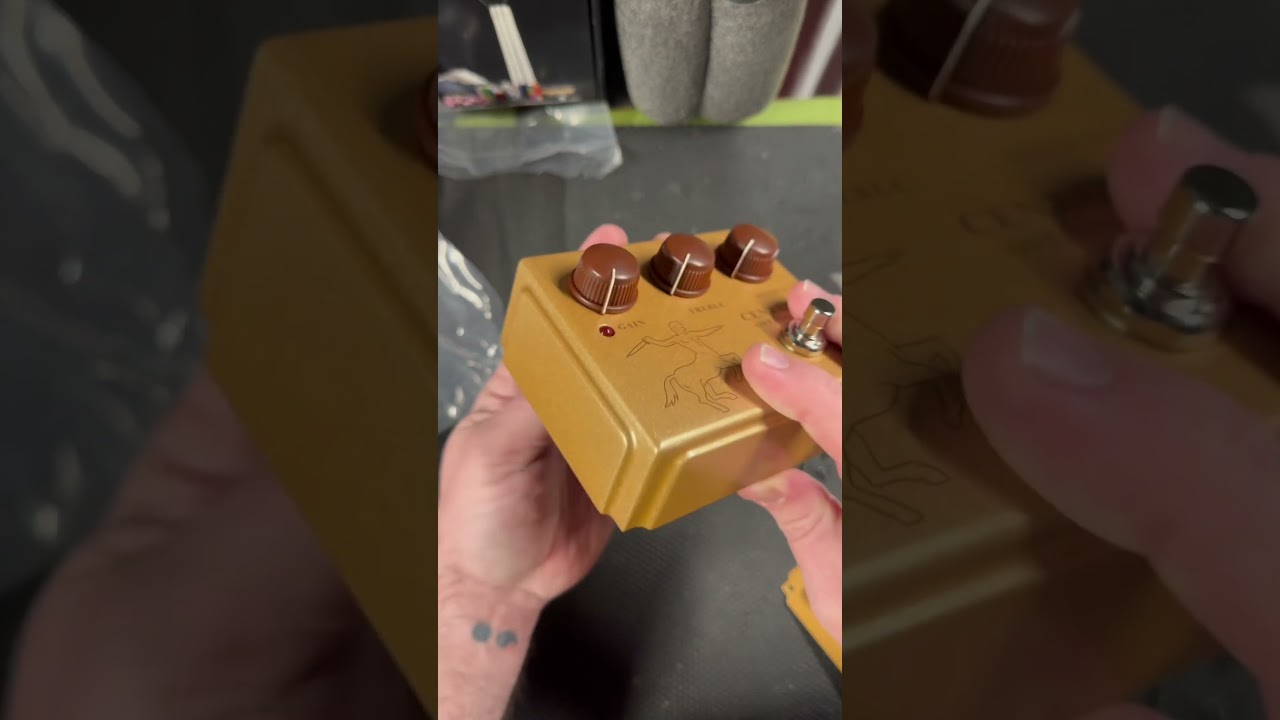 Inside the Behringer Centaur Clone — Affordable Klon-Style Pedal Gut Shot