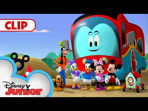 Funny's Road Trip! 🚙 | Mickey Mouse Funhouse | @disneyjunior