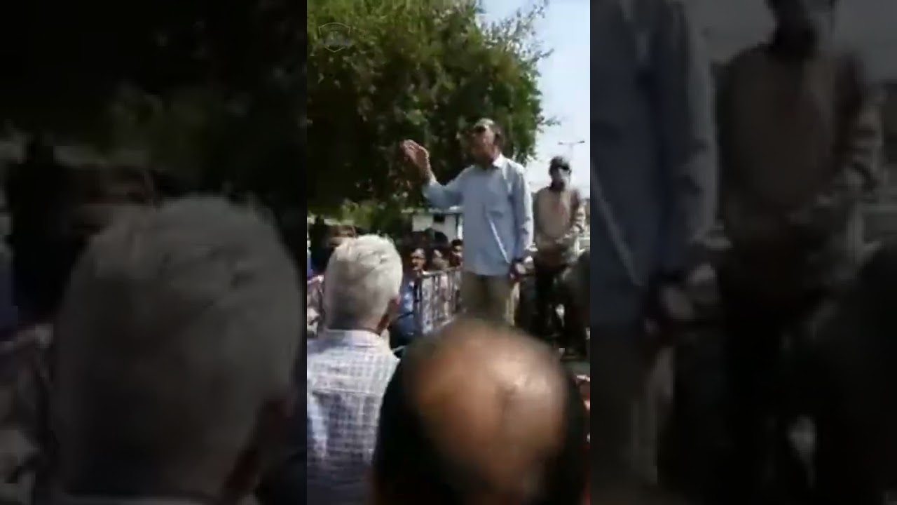 The municipal worker protested for the lack of wages because of the implemented agent system..