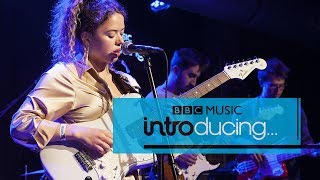 Nilüfer Yanya - Golden Cage (Reeperbahn Festival 2017)