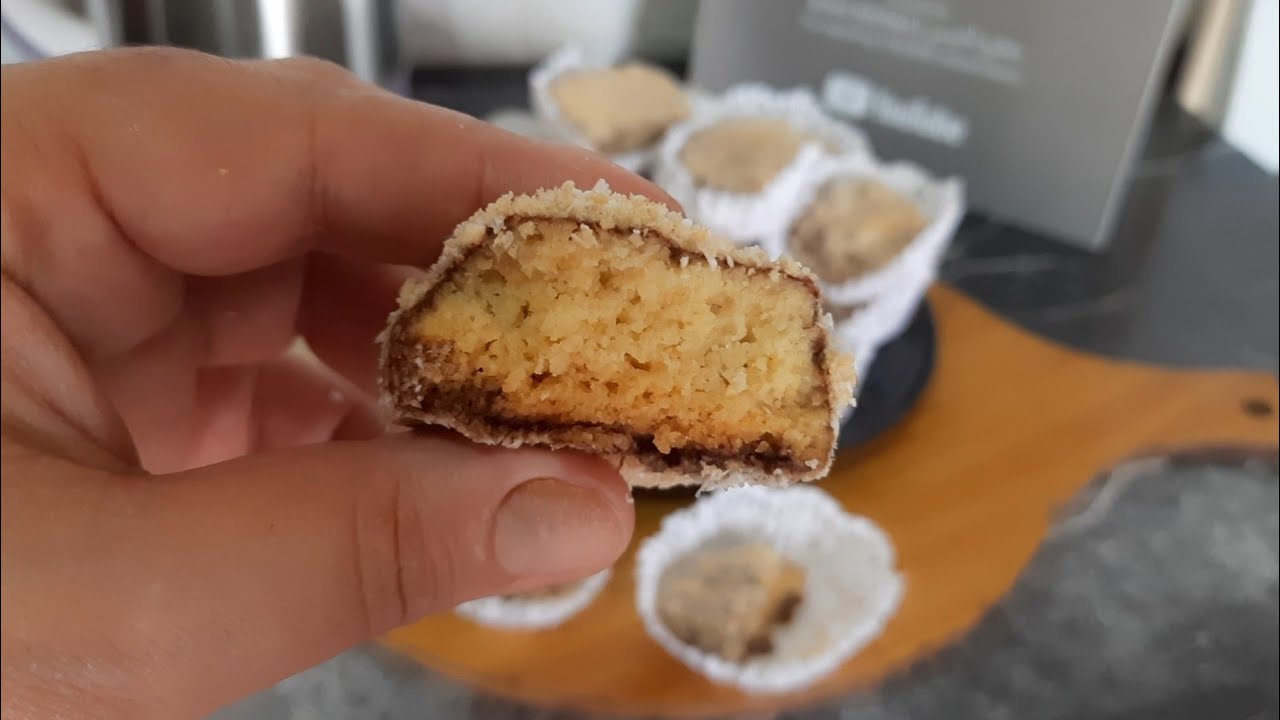 حلوة زمان بالبيض المغلي ارمونيكا  كل مانحط منها لضيافي يطلبوني على الوصفة تجي خفيفة وبنينة