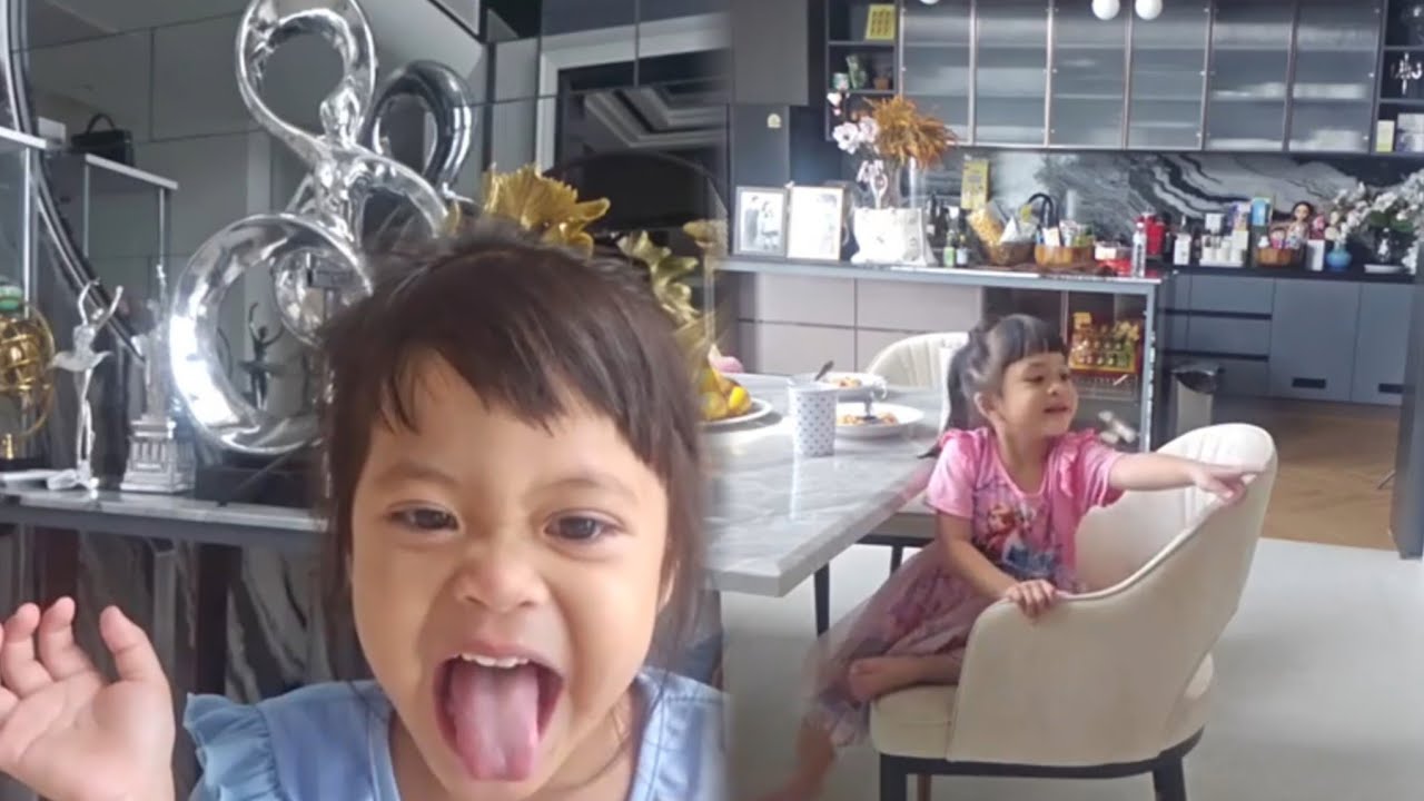 เก่งมาก ทุกวันนี้กินข้าวเองแล้วนะ #ลูกของแอนบอย 