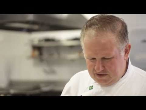 CHEF ALESSIO BATTILANI RECEITA LASCAS DE BACALHAU COM ABÓBORA, COUVE E BACON HD