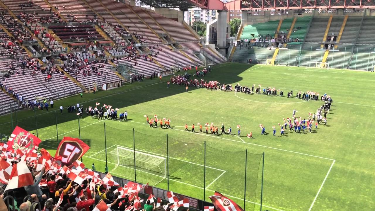 Triestina - Venezia 08/05/2016, tifosi prima dell'inizio della partita ...