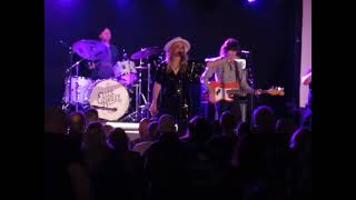 Elles Bailey - The Game; Stones