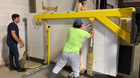 Unloading Quartz Containers