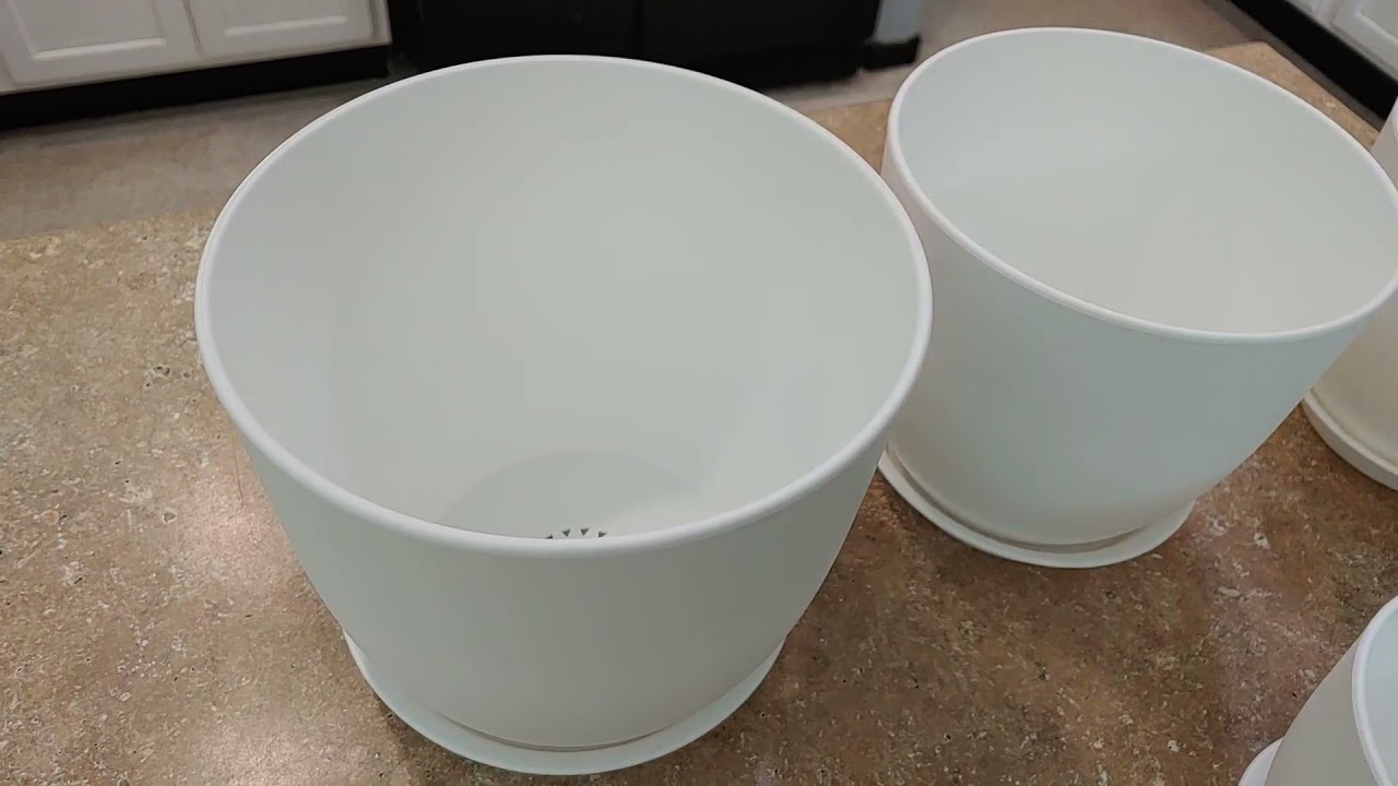Lanccona Plastic Planter with Saucers Review, Nice set of planters