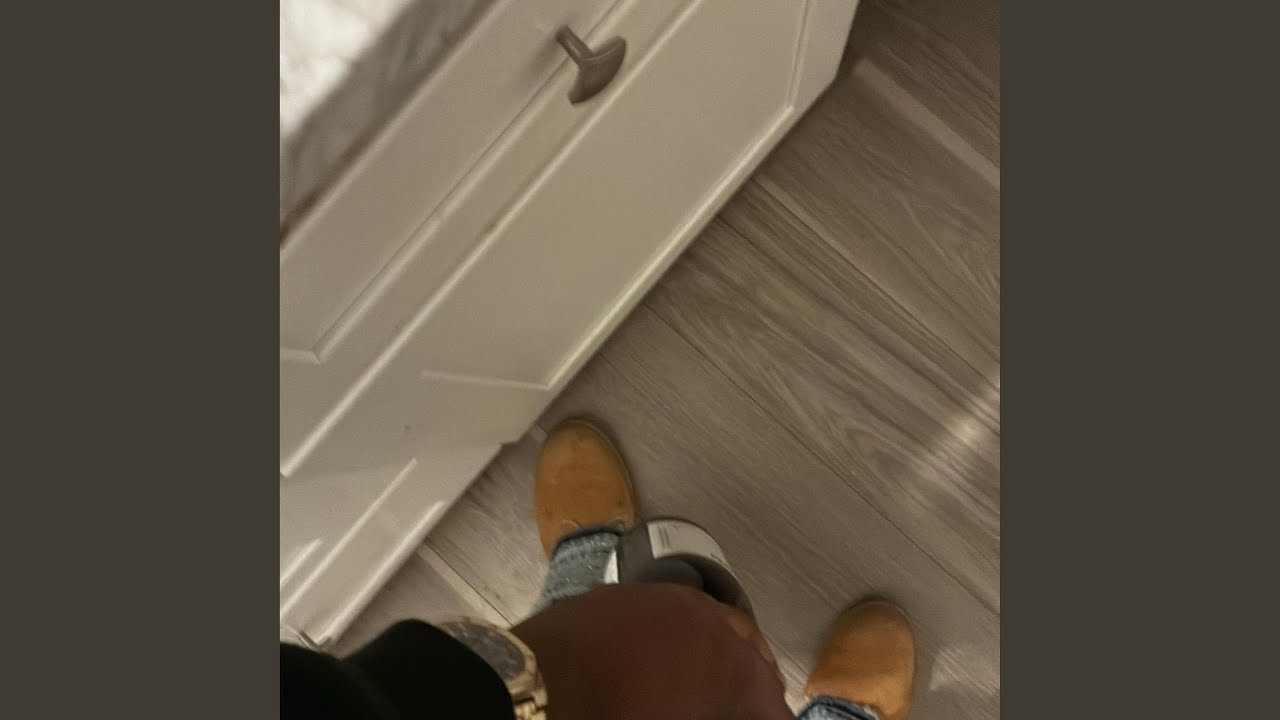 B2B2 auf YouTube ansehen B2B2 auf YouTube ansehen