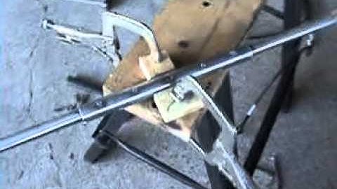 Finish welding up the front sway bar #370.mpg