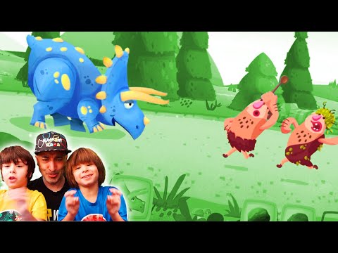 El Triceratops nos ayuda!! Dani y Evan en DINO BASH - Juegos de dinosaurios