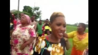 chura waonesha kuma live wakicheza