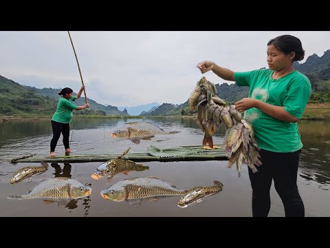 Pregnant mothers - Go to the market to buy nets to catch fish to sell to make a living