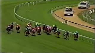 Sky Heights wins the 1999 Caulfield Cup screenshot 3