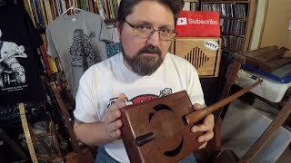 guitarcheology: cigar box guitar history + this awesome "vaudeville knee fiddle"