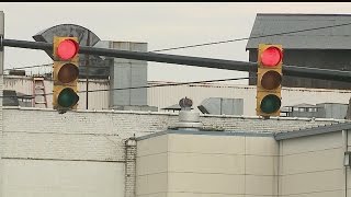 Malfunctioning stoplight at north side intersection danger to drivers