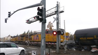 UP 7880 Manifest With Mid & Rear DPU's South - Ferrari Ranch Rd. Railroad Crossing Lincoln, CA