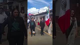Funcionarios de Salvador Escalante, Michoacán, usan la bandera como cortina y desatan polémica🇲🇽🔥
