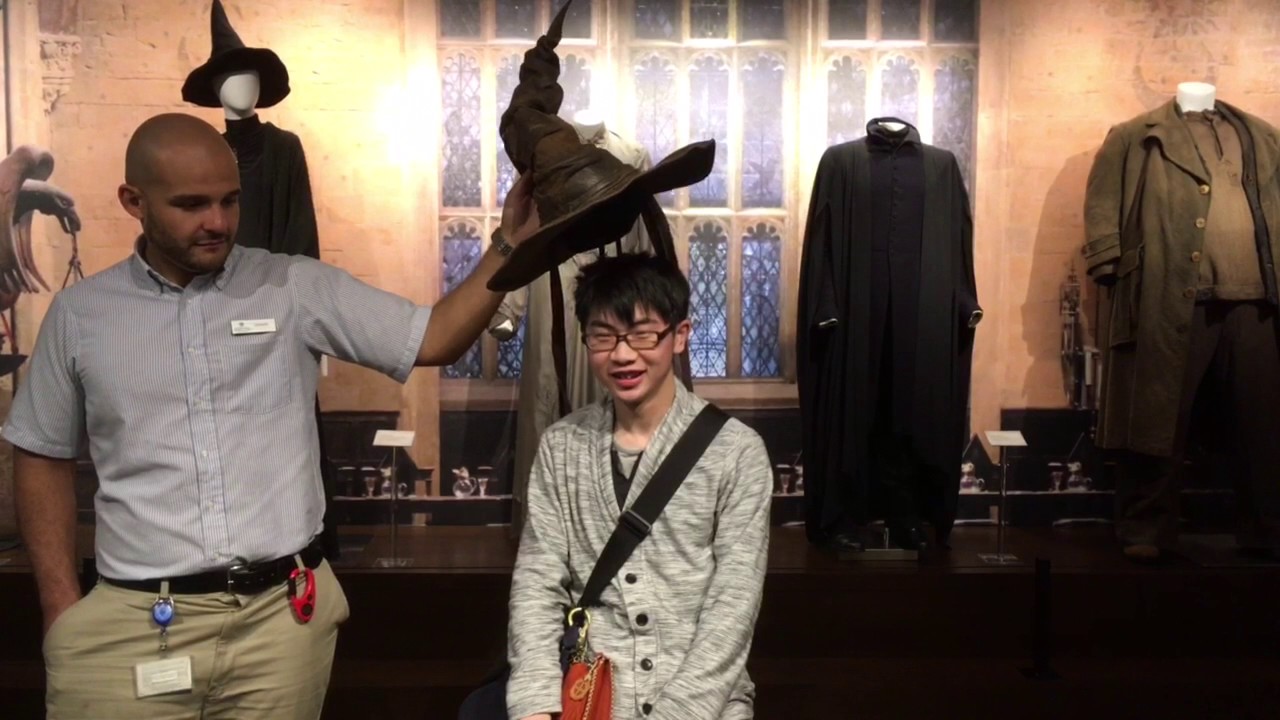 アメリカ海外研修 ハリーポッターの組み分け帽子をやってみた ワーナーブラザーズ Youtube