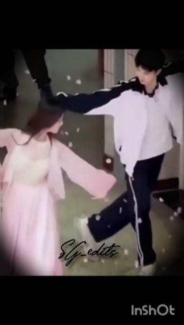 Vaarayo Vaarayo....🎼 Romantic dance🎶 Cute love 💗 Chinese couples Tamil WhatsApp status 😍😍#subscribe