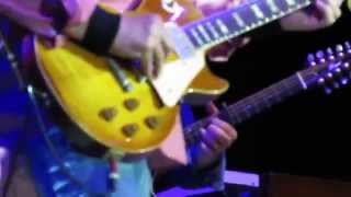 Miniatura de vídeo de "Mark Knopfler - Hill Farmer's Blues - Westfalenhalle Dortmund - 17 June 2015"