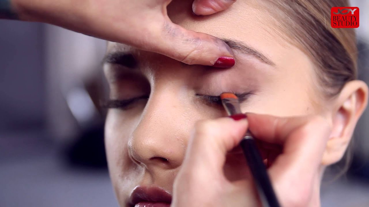 Kouřové líčení 1 - na den / JOY Beauty Studio