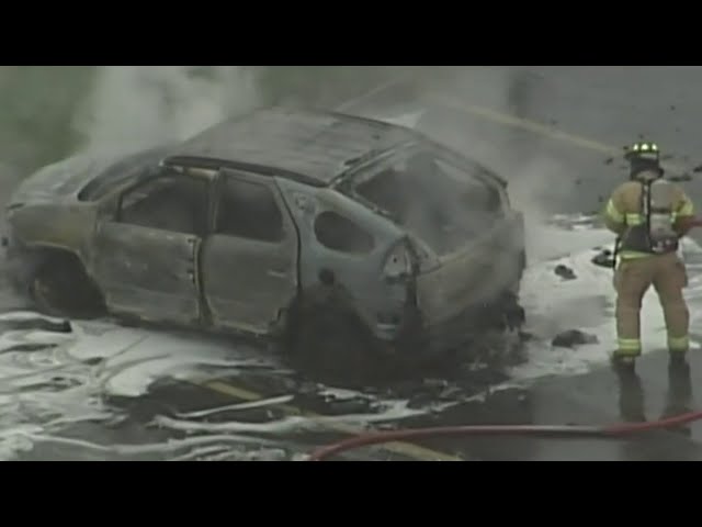 E-cigarette sparks car fire - YouTube
