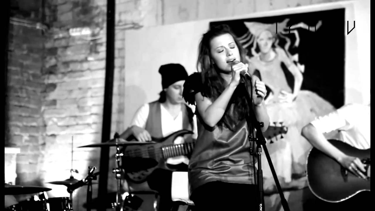 Юлия Савичева - Высоко (acoustic) - YouTube