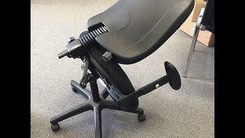 LispyJimmy Breaks Chair During Livestream! XD