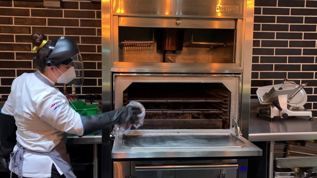 Limpieza Durante el servicio / Diaria / 3-5 días del Horno Brasa Josper