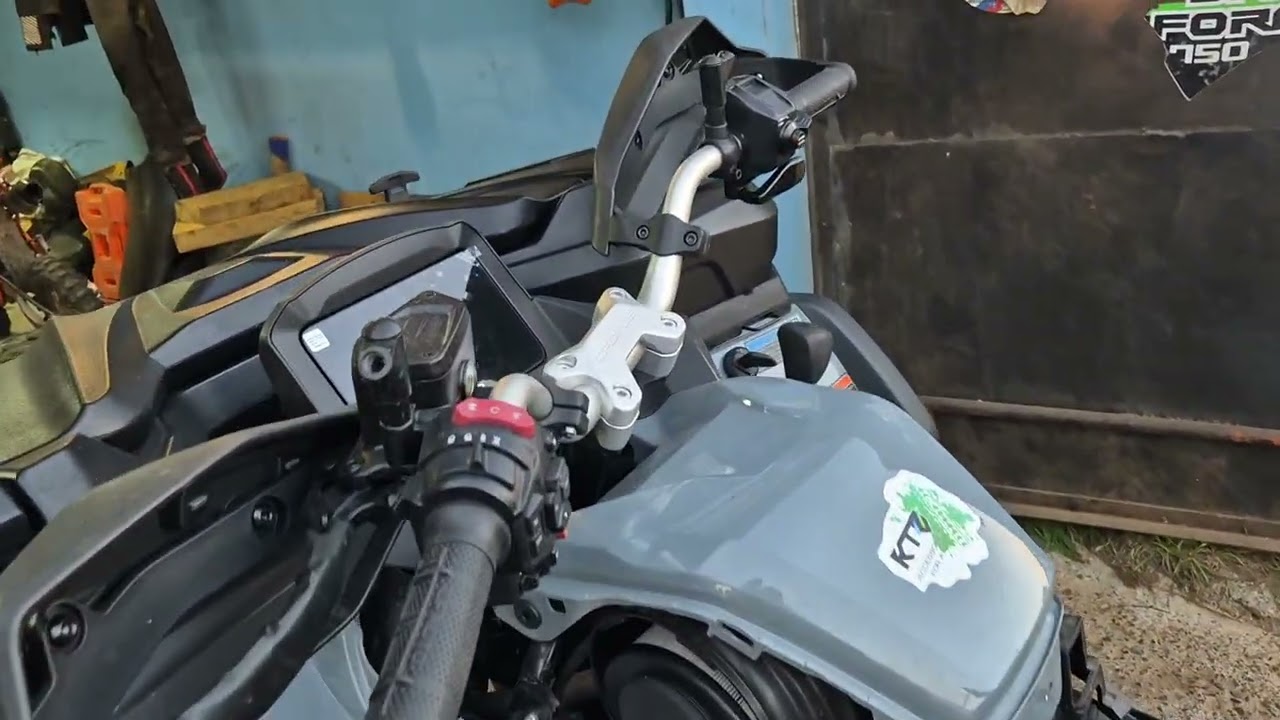 Беглый технический обзор CF MOTO C force 1000.