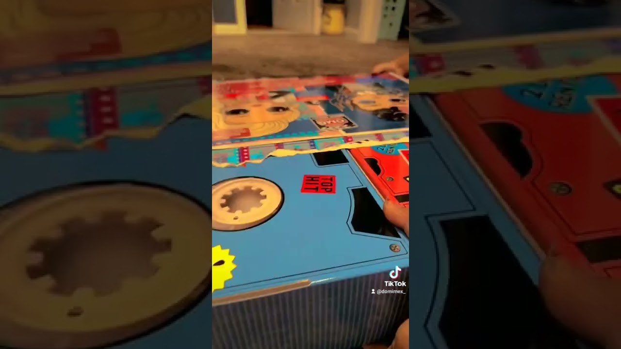 unboxing lol surprise doll moive magic tough dude and pink chick 