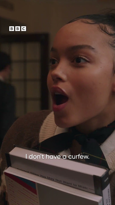 We love a night exhibit! 🖼  Watch #GossipGirl on #iPlayer