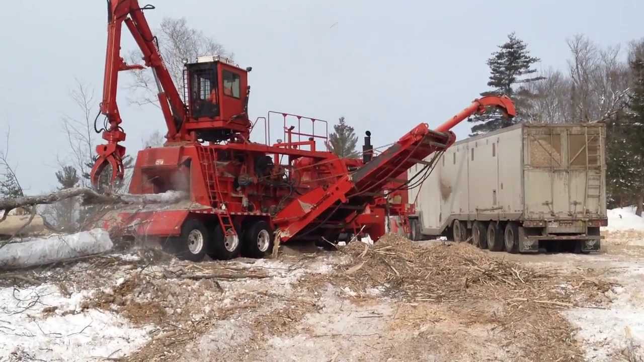 Morbark 2348 Flail Chiparvestor - YouTube