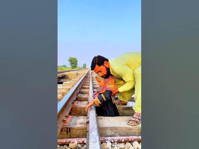 Allah NY bachi ko bacha Liya #india #viralvideo #islamic#trending #pakistan #ytshaorts