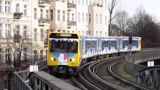 Durchfahrt der Weihnachts U Bahn U Bahnhof Schlesisches Tor