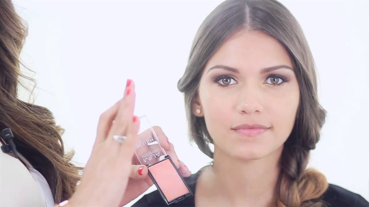Cómo lograr un maquillaje de verano perfecto - YouTube