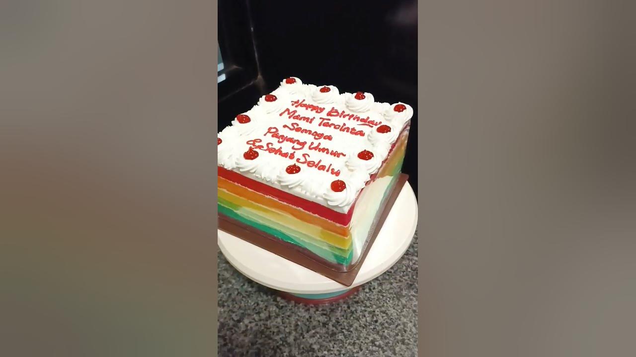 Rainbow cake, hadiah untuk mami
