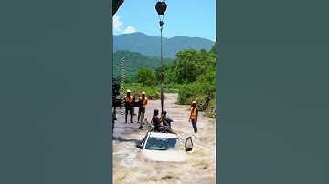 Caught in the Flood – Dramatic Rescue by Crane! #Shorts #Rescue #viralvideo