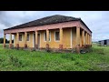 Você COM CERTEZA vai querer ver TODOS os detalhes LINDOS desta CASA ABANDONADA no alto da colina!