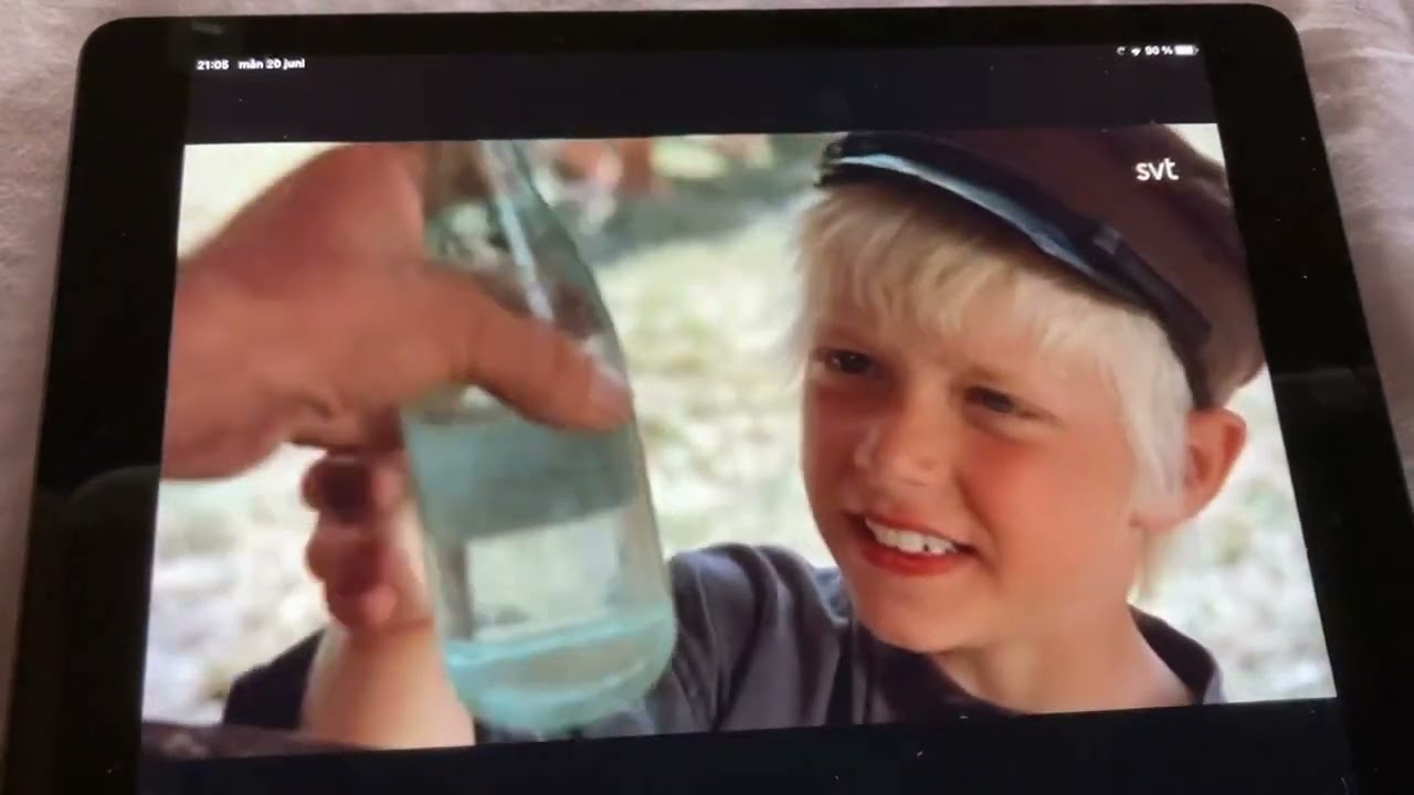 Emil och grisknoen 1973 Pappa Anton får syn  Förgrömmade unge!