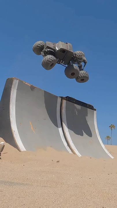 Reverse roll to rock to fakie #stunt #monstertruck #offroad #monsterjam #gopro #losi #rc #shorts