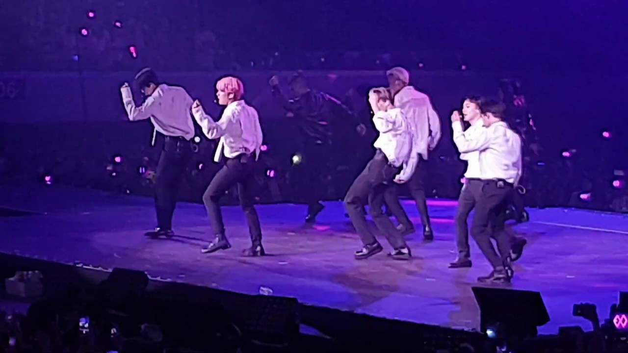 EXO sings MEDLEY Growl and Overdose LIVE in Manila EXO PLANET #5 EXplOration
#EXplOrationLiveinMNL