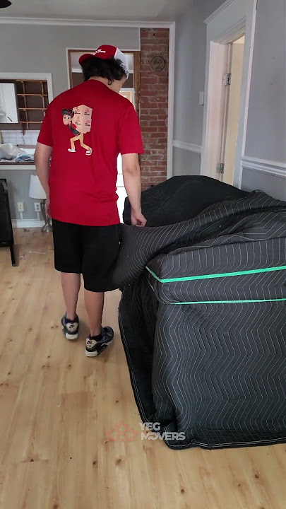 Precision. Teamwork. Zero Scratches. That’s The YEG Movers Standard. 💯