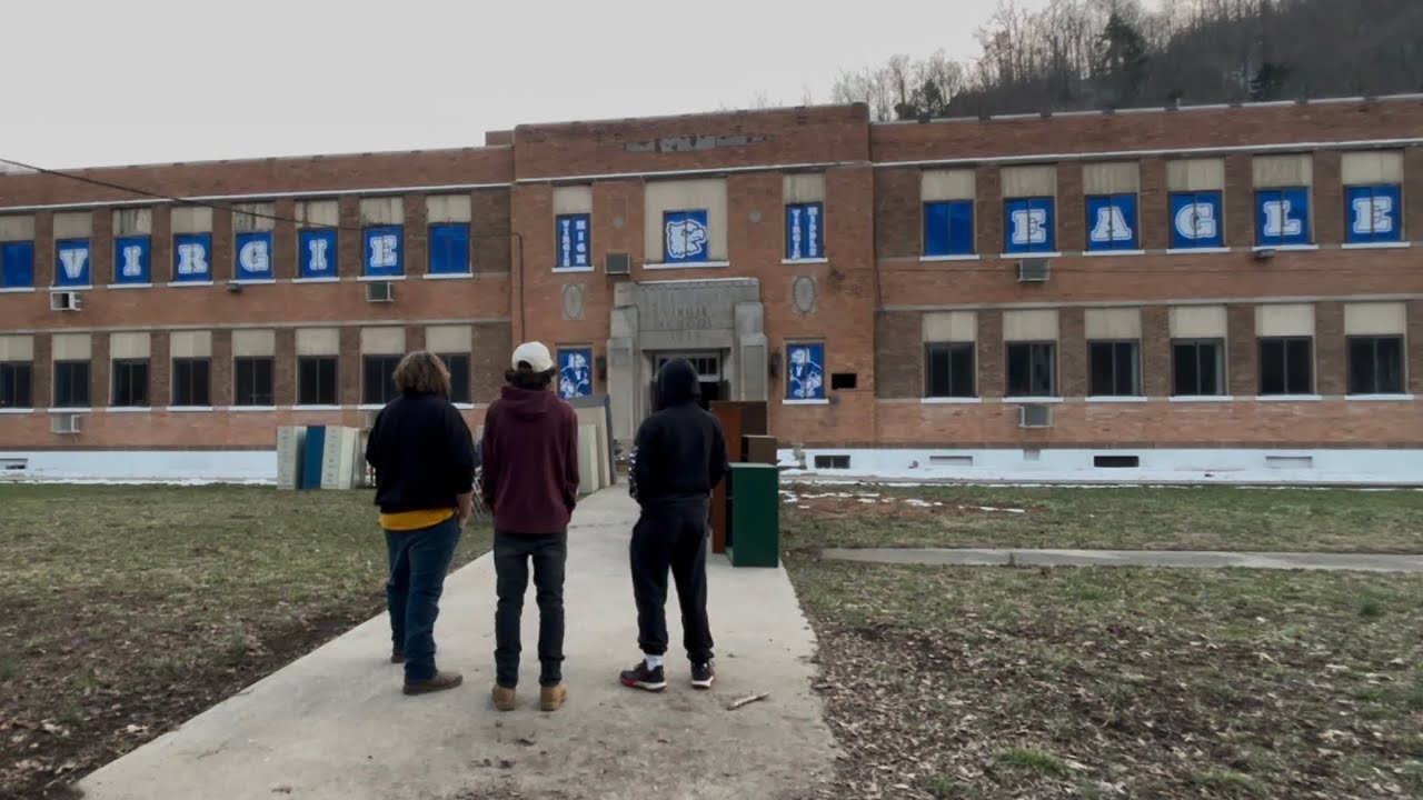 Exploring Abandoned Virgie High School (Virgie KY)