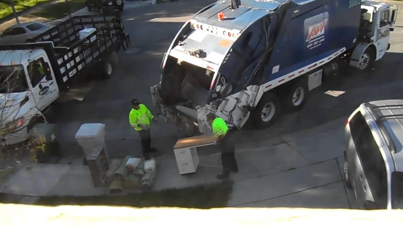 2011_04_04 bulky pick up YouTube