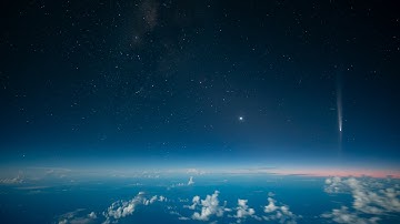 AMAZING! 4K Timelapse of Comet Tsuchinshan-Atlas, Planet Venus and the Milky Way Galactic Center
