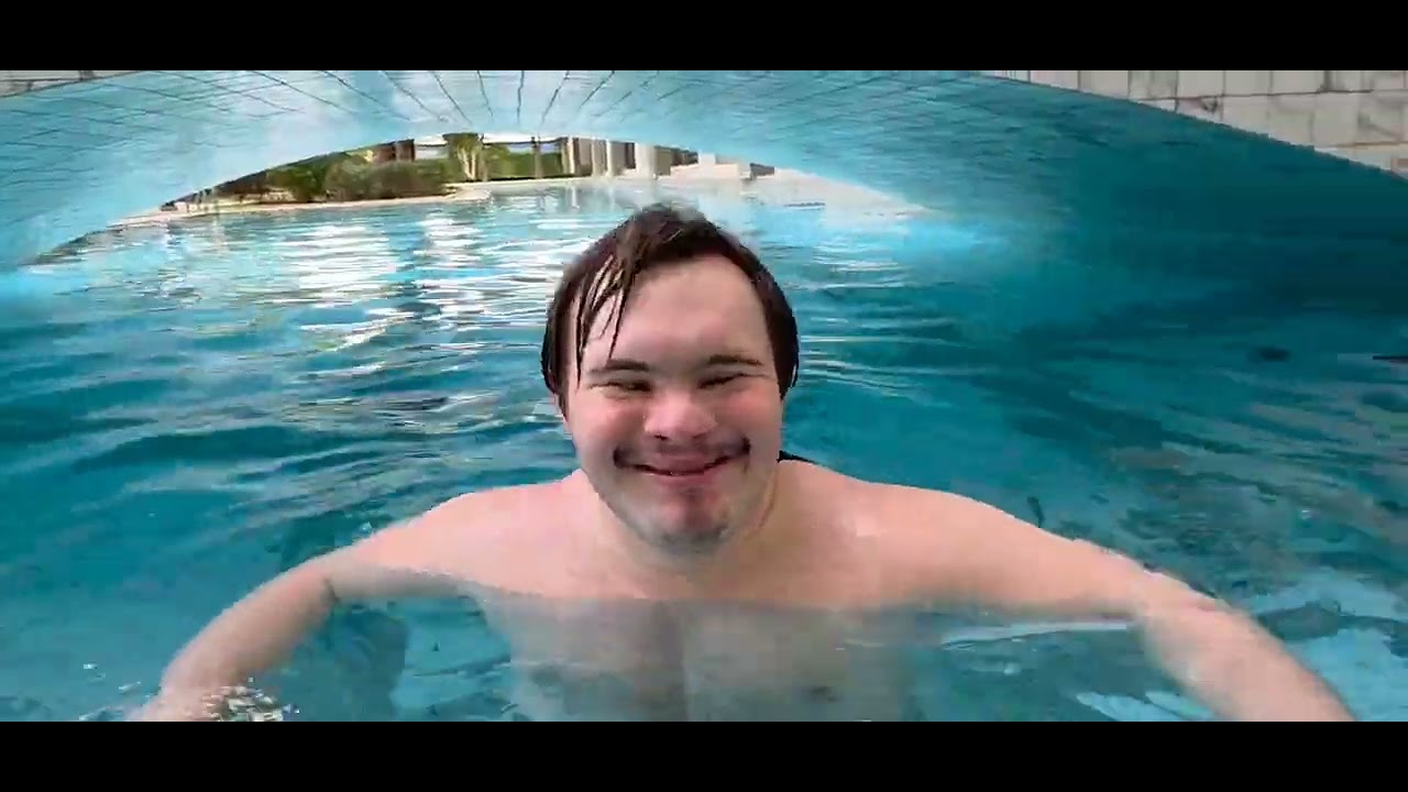 I swim in the pool, it's my favorite activity. 