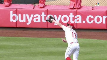 SD@PHI: Bourjos chases down a fly ball in right