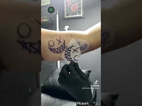 Video Why so serious.? Tattoo | Hình xăm mặt cười, sao phải... - youtube
