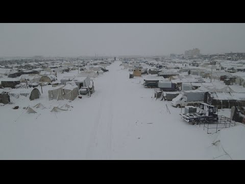انقطاع الدعم الإغاثي للنازحين شمالي سوريا جراء العواصف الثلجية